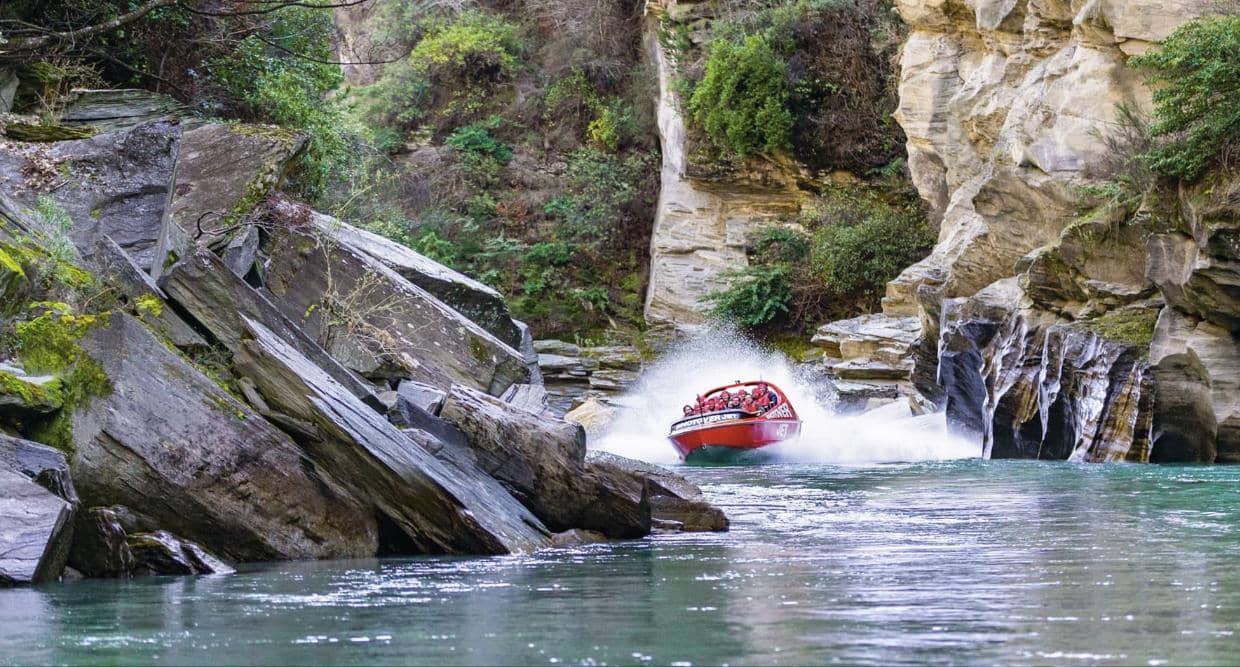 canyon-jet-boat-tour-queenstown-aktywności-przygodowe-na-wyspie-poludniowej