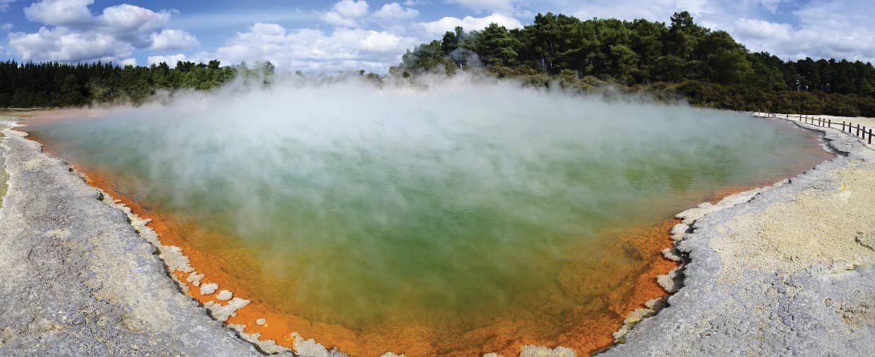 geotermalne-formacje-wai-o-tapu-parki-przyrodnicze-nowa-zelandia