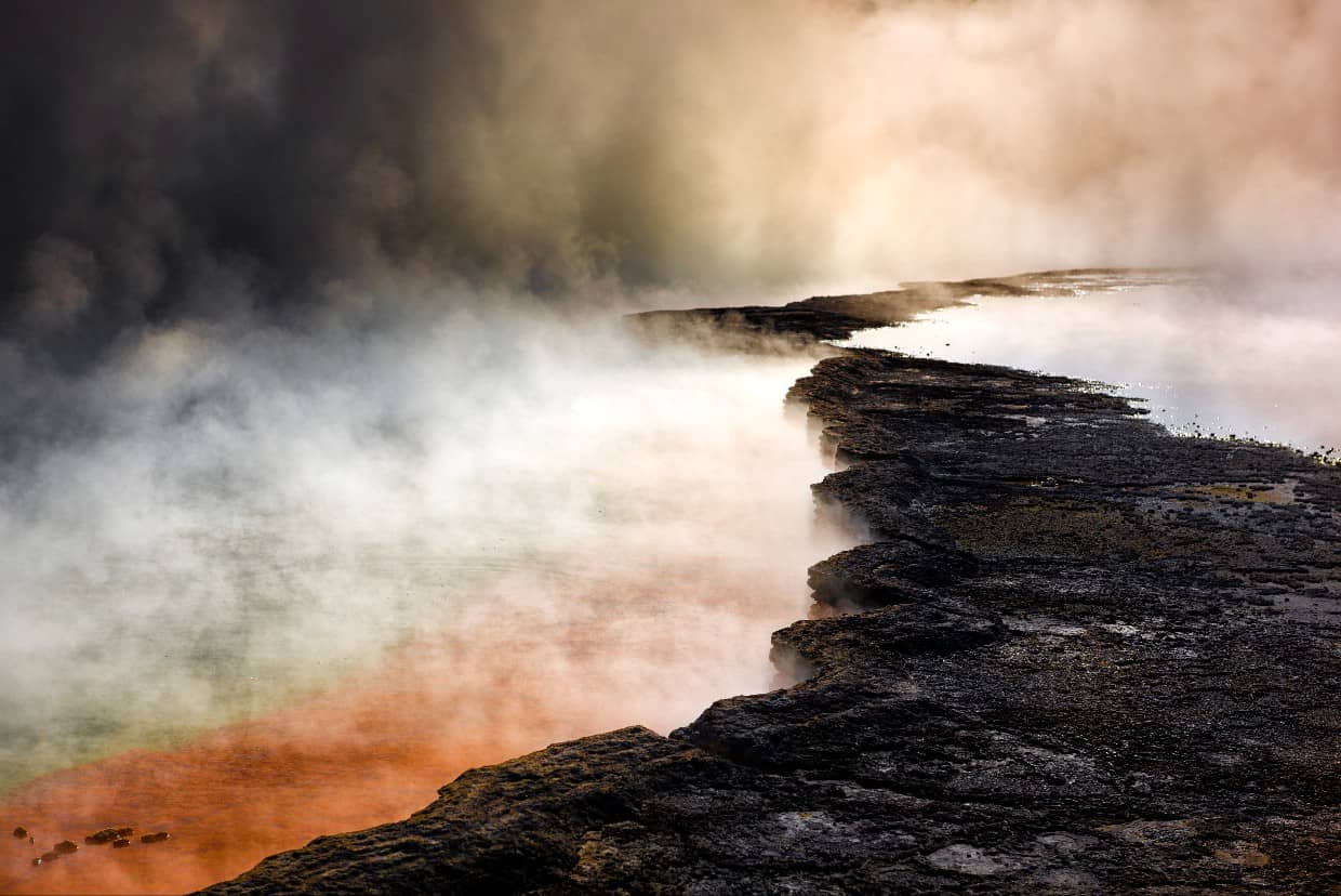 blotny-basen-wulkaniczny-wai-o-tapu-geotermalne-atrakcje-nowa-zelandia