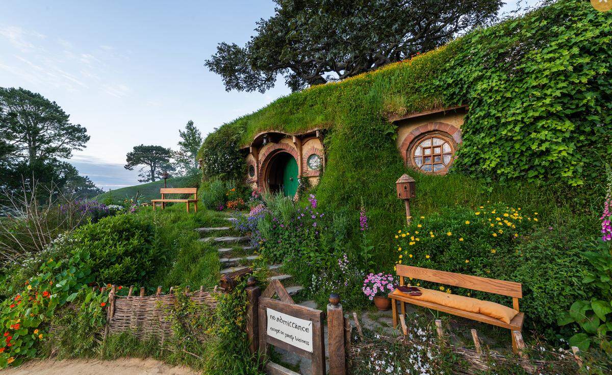 zwiedzanie-plan-filmowy-hobbiton-the-shires-rest-autobus-hobbit