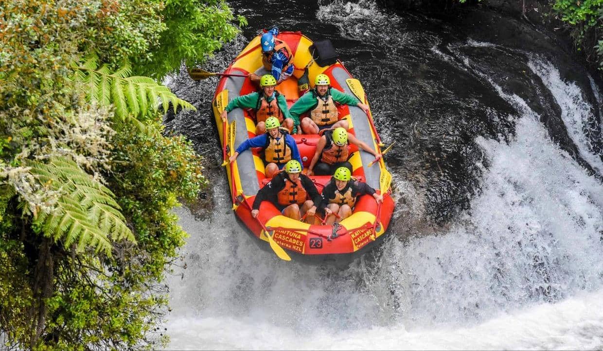 Rafting na rzece Kaituna – wodospad Tutea i przygoda w sercu dżungli Rotorua