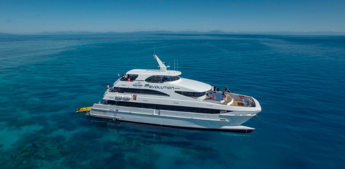 Rejs superjachtem z Cairns na Wielką Rafę Koralową – niezapomniana przygoda w tropikalnym sercu Australii PROMOCJA