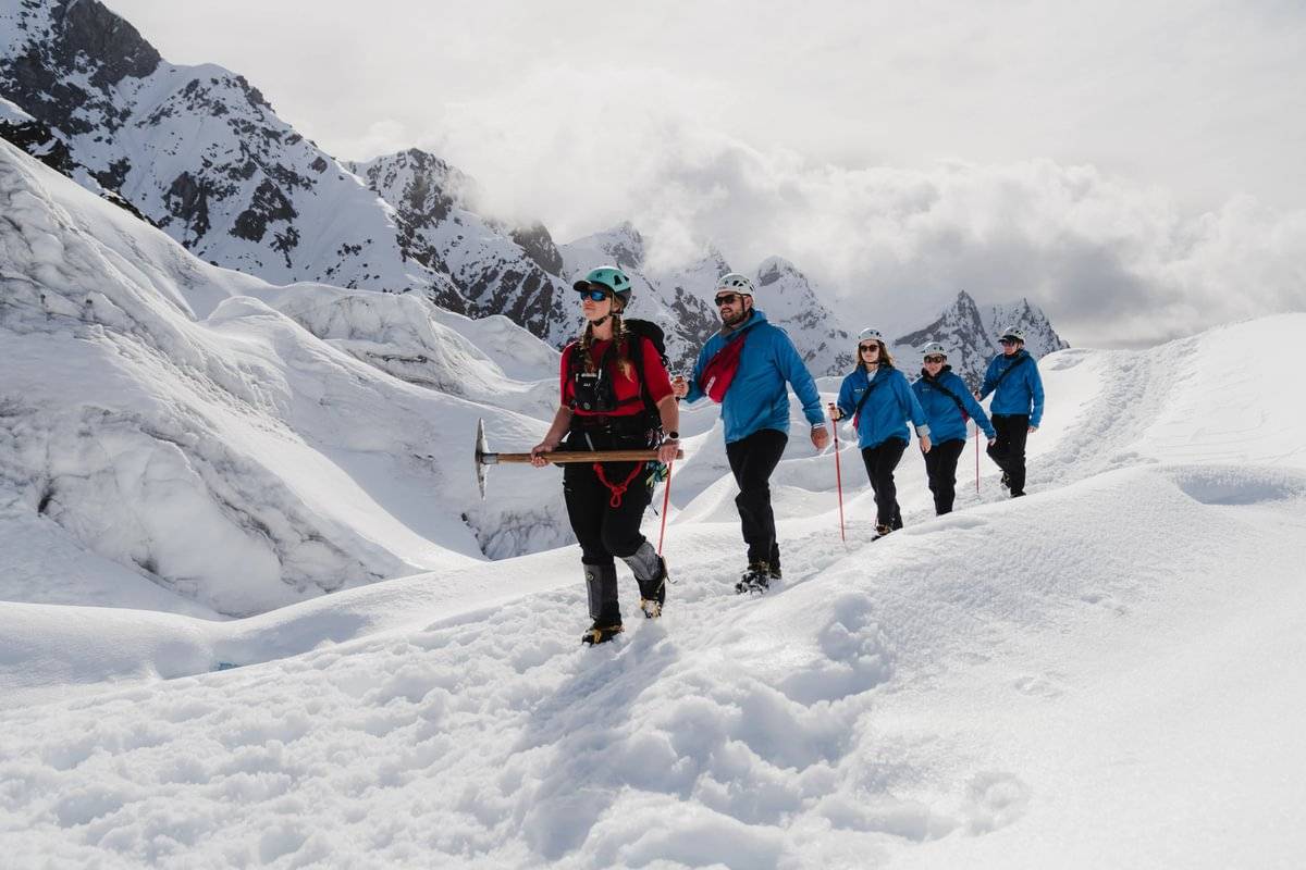 aktywna-wycieczka-na-lodowiec-franz-josef-lądowanie-na-lodzie-i-trekking-z-przewodnikiem