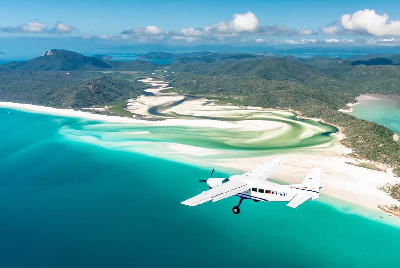 whitsundays-wielka-rafa-koralowa-lot-widokowy-z-airlie-beach-heart-reef-whitehaven