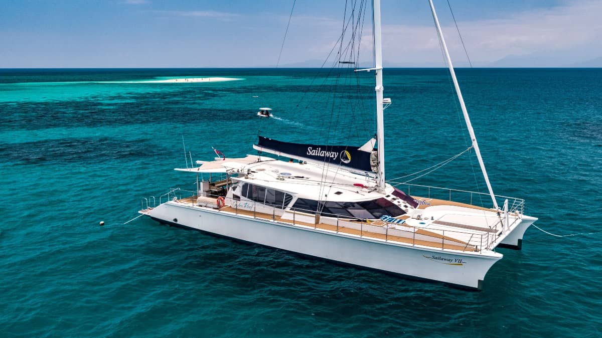 prywatny-rejs-katamaranem-z-port-douglas-co-zobaczyc-na-rafie