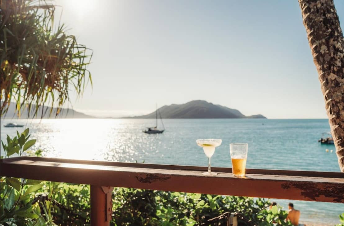 Nudey Beach – zaciszna plaża przy Wielkiej Rafie Koralowej