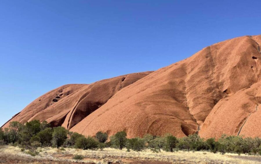 uluru-wyjazd-do-pracy-w-australii-wiza-work-and-holiday-dla-polaków