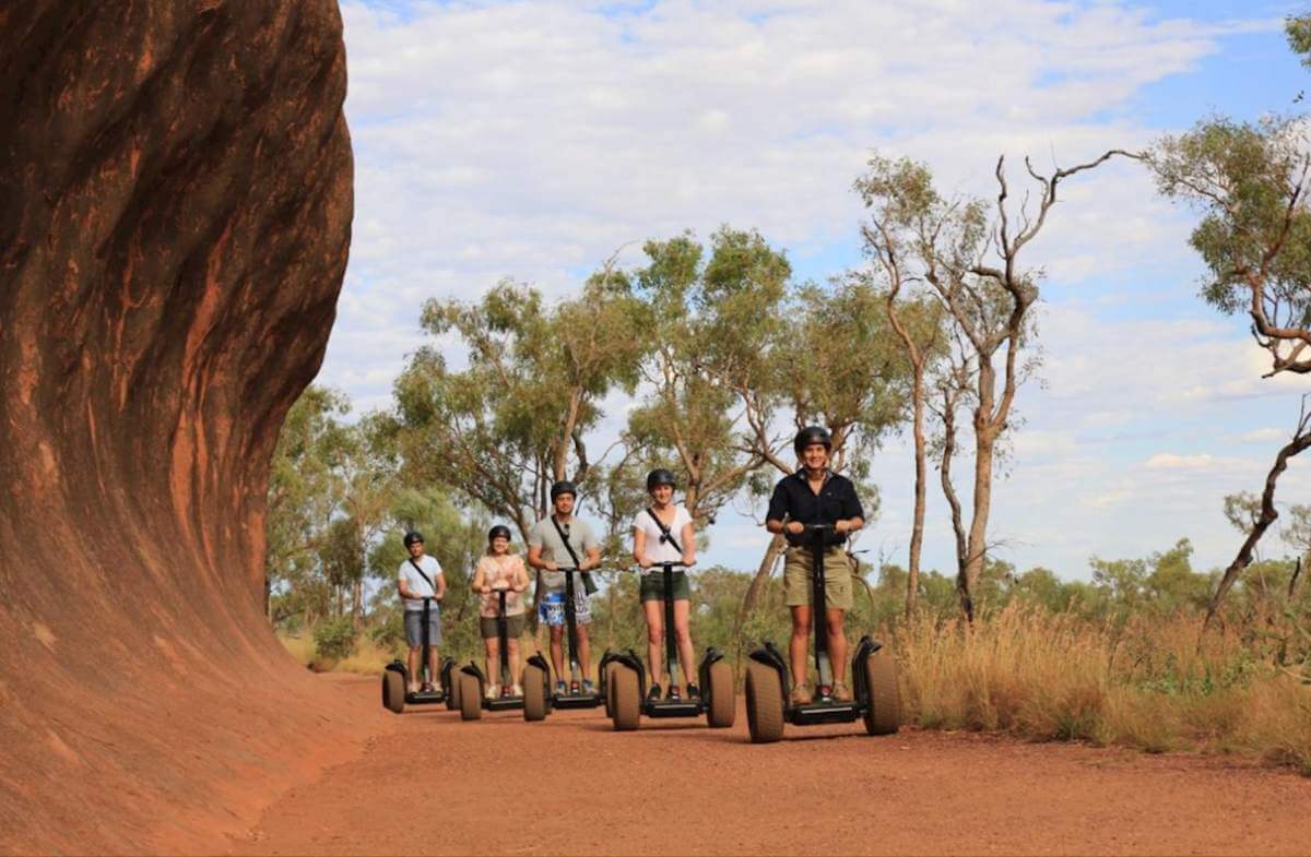 Poranna wycieczka na segwayu z widokiem na Uluru