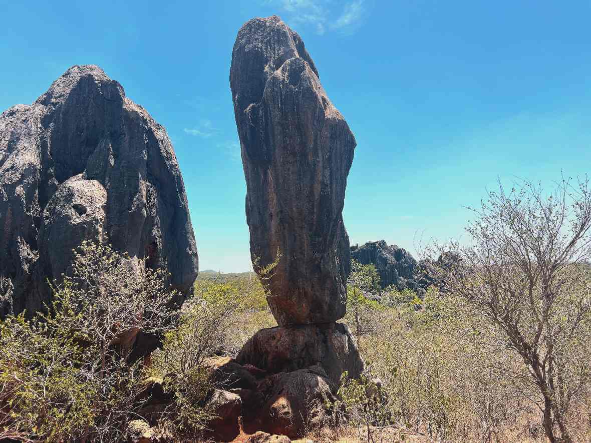 Malowidła naskalne Aborygenów w Chillagoe – ślady najstarszej kultury Australii, dostępne podczas wycieczki z Cairns.