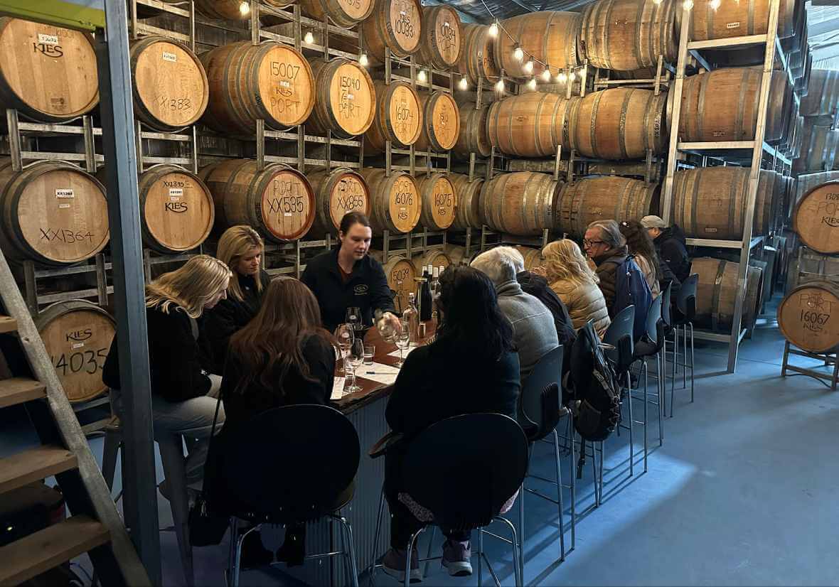 Ekskluzywna wycieczka do Barossa Valley z Adelajdy – degustacja wina w historycznej winiarni Turkey Flat.